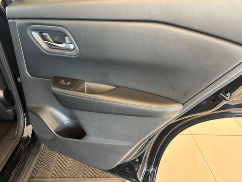 Used 2024 Nissan Rogue SV AWD/4WD image 29
