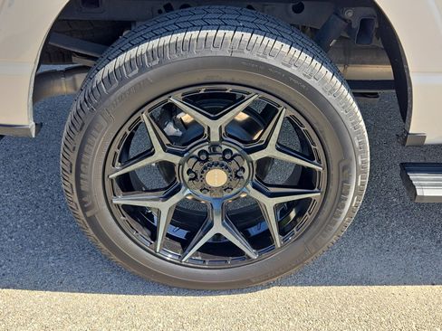 Used 2025 Ford F150 Platinum w/ Equipment Group 702A High AWD/4WD image 31
