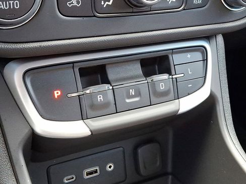 Certified 2022 GMC Terrain SLE w/ Driver Convenience Package image 12