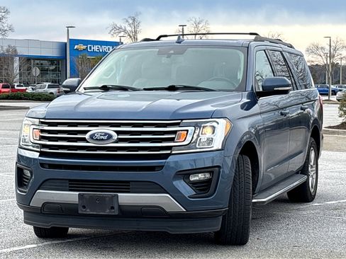 Used 2019 Ford Expedition Max XLT w/ Equipment Group 202A image 3