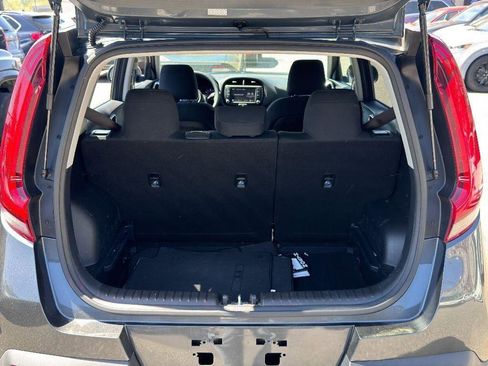 Certified 2022 Kia Soul LX w/ Technology Package image 9
