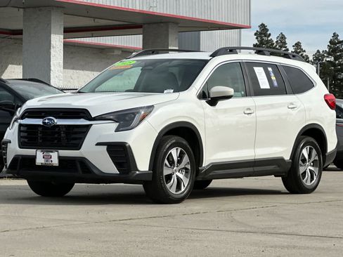 Used 2024 Subaru Ascent Premium w/ Convenience Package image 7