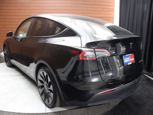 Used 2022 Tesla Model Y Performance image 9
