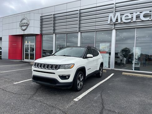 Used 2018 Jeep Compass Latitude w/ Popular Equipment Group image 5