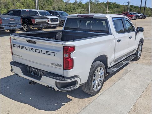 Used 2022 Chevrolet Silverado 1500 High Country w/ Technology Package AWD/4WD image 7