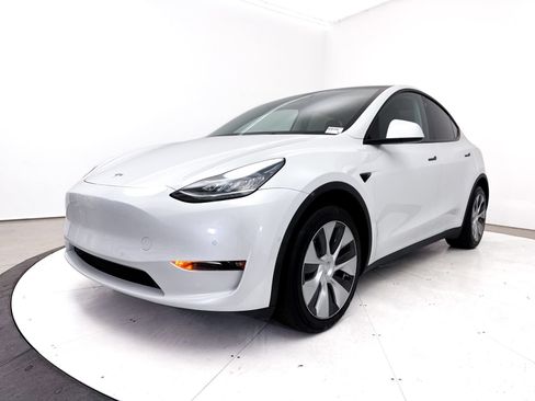 Used 2022 Tesla Model Y Long Range AWD/4WD image 14