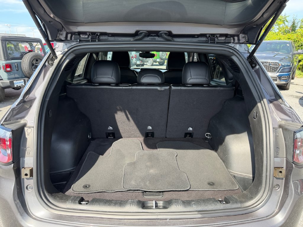 Used 2024 Jeep Compass Limited AWD/4WD image 16