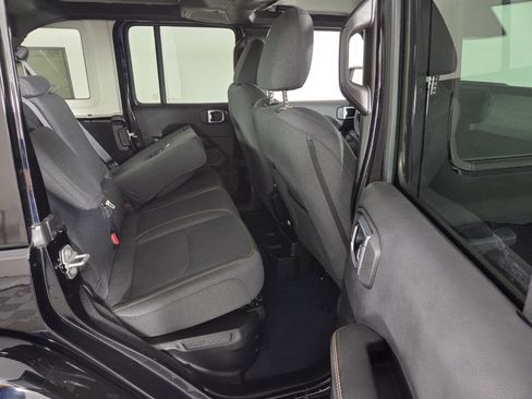 Used 2025 Jeep Wrangler Sahara w/ Safety Group image 25