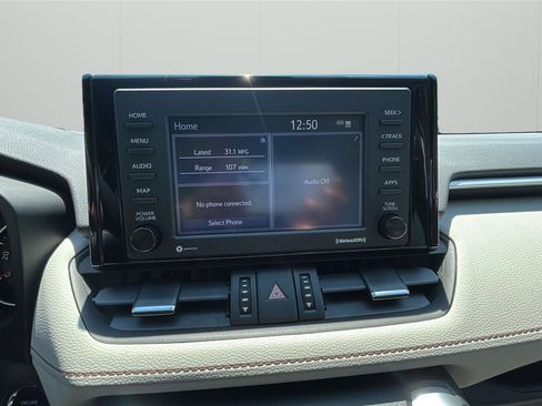 Used 2020 Toyota RAV4 XLE Premium FWD image 17