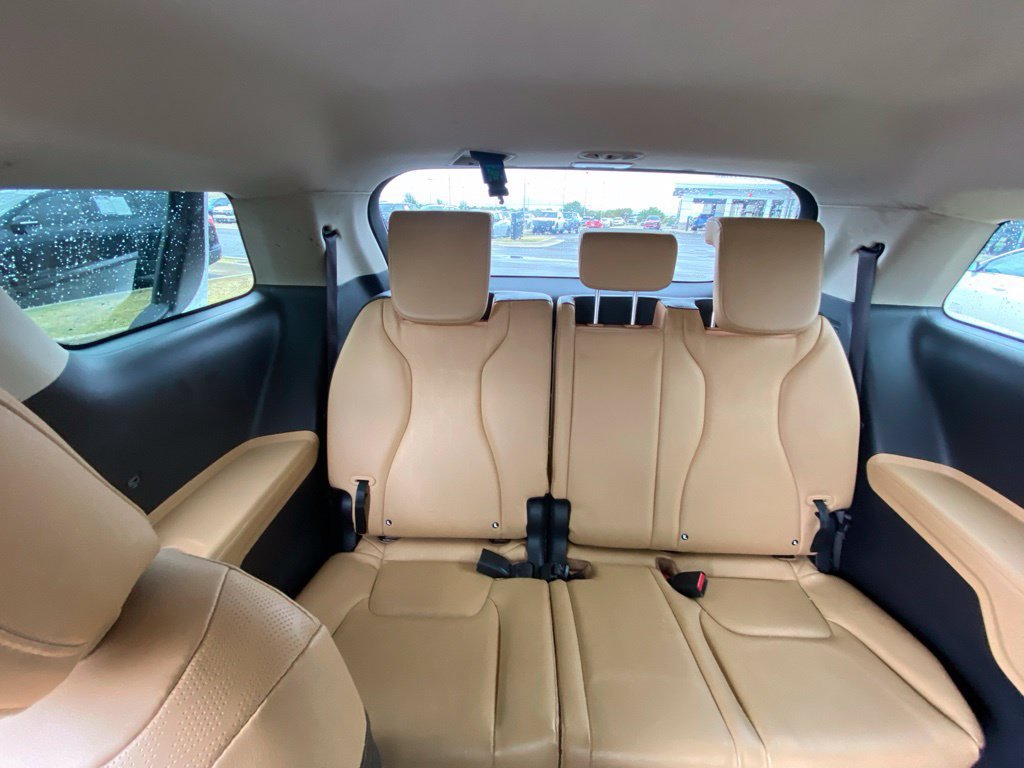 Certified 2024 Kia Carnival LX FWD image 24