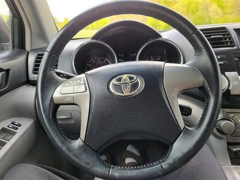 Used 2010 Toyota Highlander 2WD image 16