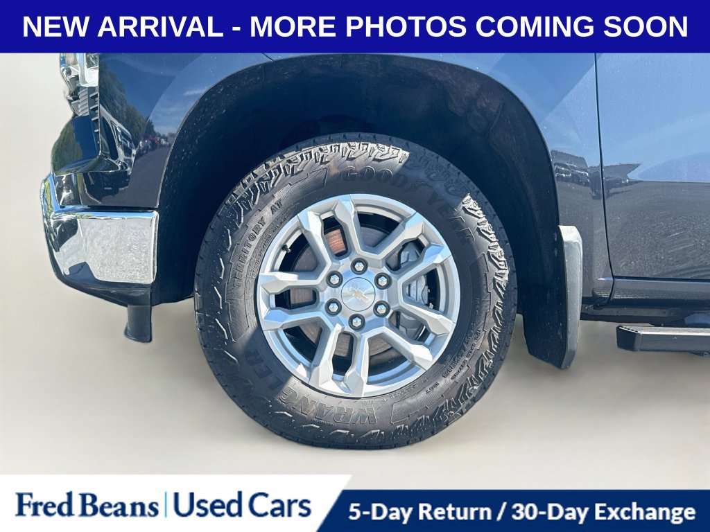 Used 2023 Chevrolet Silverado 1500 LT w/ Z71 Off-Road Package AWD/4WD image 11
