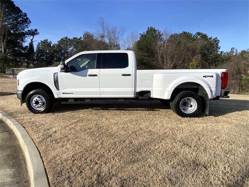 Used 2025 Ford F350 XLT image 42