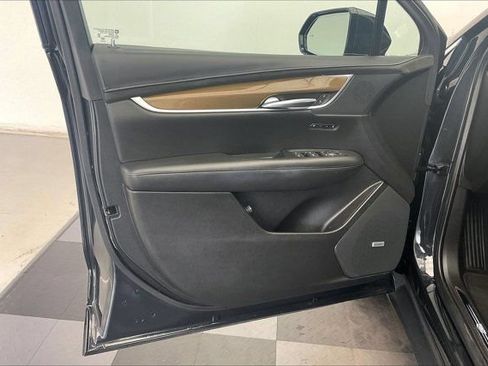 Used 2019 Cadillac XT5 Platinum AWD/4WD image 25