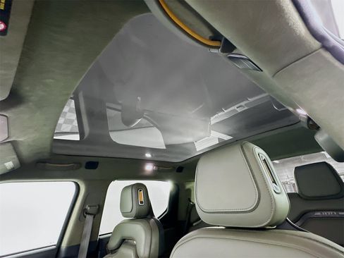 Used 2022 Rivian R1T Launch Edition image 21