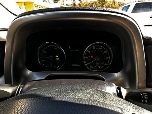 Used 2018 Toyota RAV4 XLE image 11