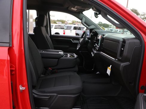 New 2026 GMC Sierra 1500 Elevation w/ LPO, Elevation Black Package image 32