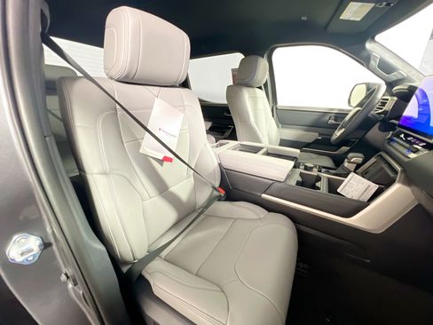 New 2026 Toyota Tundra Limited AWD/4WD image 30