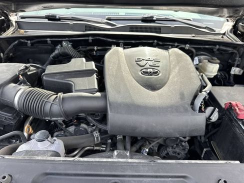 Used 2022 Toyota Tacoma SR5 RWD image 57