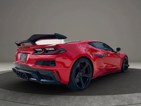 Used 2024 Chevrolet Corvette Z06 RWD image 5