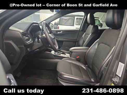 Used 2025 Ford Escape ST-Line Select AWD/4WD image 26