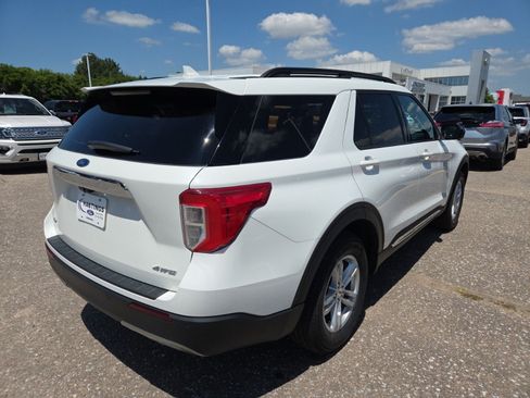 Certified 2022 Ford Explorer XLT w/ Equipment Group 202A AWD/4WD image 10