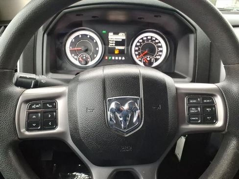 Used 2022 RAM 1500 Classic SLT image 28