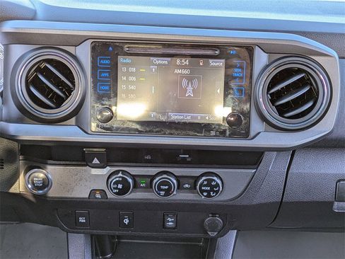 Used 2017 Toyota Tacoma TRD Sport image 18