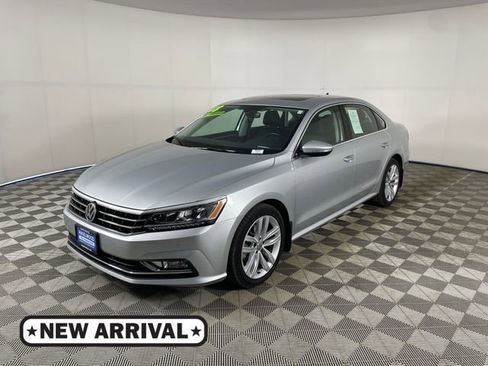 Used 2018 Volkswagen Passat 2.0T SE FWD image 1