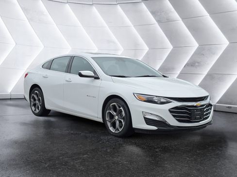 Used 2024 Chevrolet Malibu LT FWD image 2