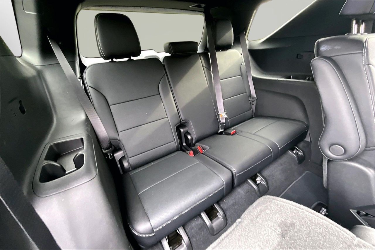 Used 2025 Chevrolet Traverse LT AWD/4WD image 24