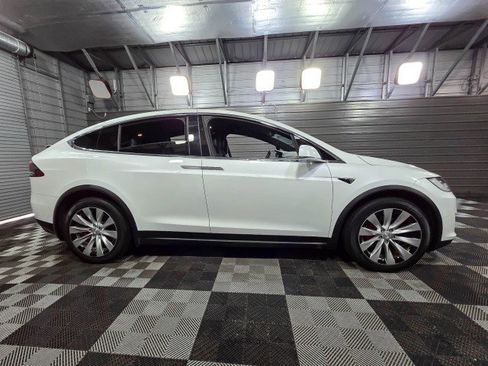 Used 2019 Tesla Model X Performance image 9