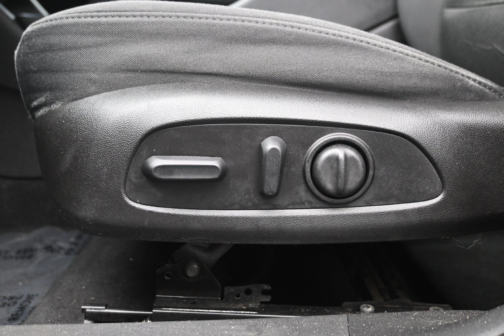 Used 2016 Chevrolet Malibu LT FWD image 26
