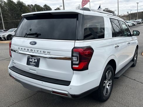 Used 2024 Ford Expedition Limited image 3