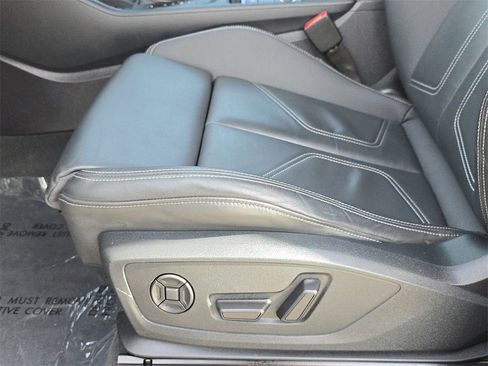 Certified 2023 Audi Q3 2.0T Premium Plus w/ Premium Plus Package image 17