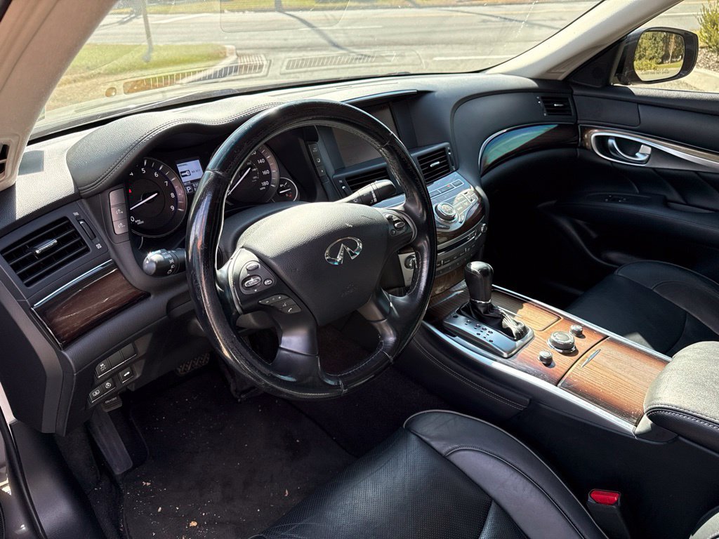 Used 2015 INFINITI Q70 L 3.7 w/ Deluxe Touring Package AWD/4WD image 8