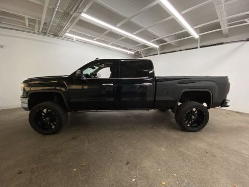 Used 2017 GMC Sierra 1500 SLT image 3