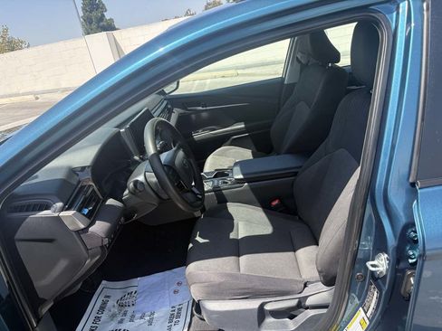 Used 2025 Toyota Camry LE FWD image 18