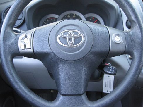Used 2011 Toyota RAV4 2WD w/ Upgrade Value Pkg image 29