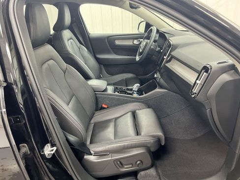 Used 2024 Volvo XC40 B5 Plus AWD/4WD image 21