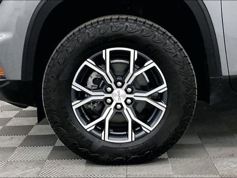 Used 2025 GMC Acadia AT4 image 10