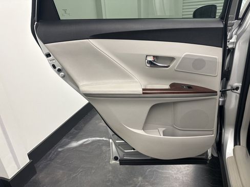 Used 2009 Toyota Venza Base image 14