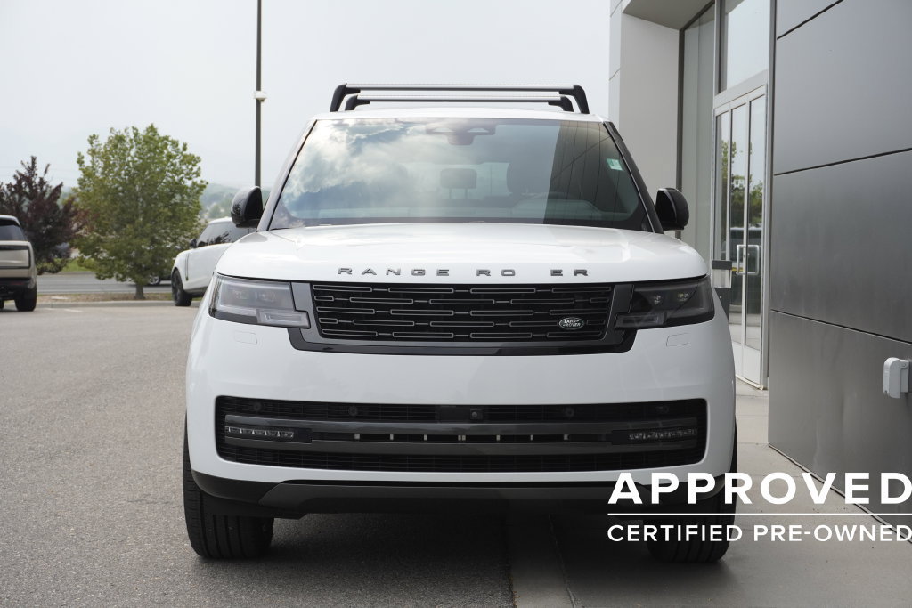 Used 2025 Land Rover Range Rover Long Wheelbase SE AWD/4WD image 5