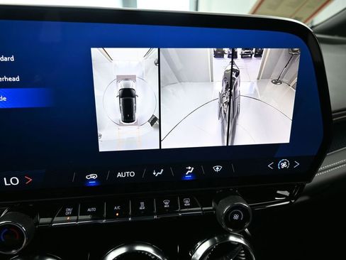 Used 2025 Chevrolet Blazer EV LT image 25