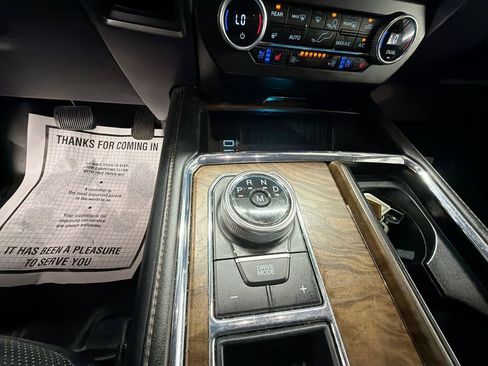Used 2019 Ford Expedition Platinum RWD image 16