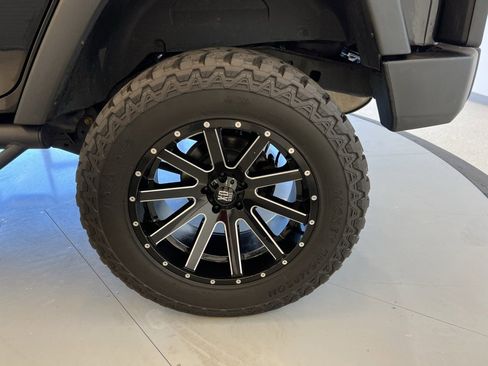 Used 2018 Jeep Wrangler Unlimited Sport S image 37