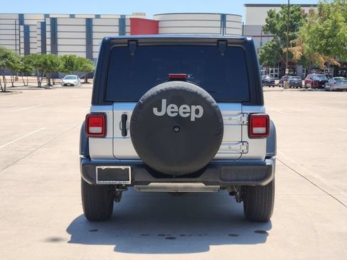 Used 2022 Jeep Wrangler Unlimited Sport AWD/4WD image 6