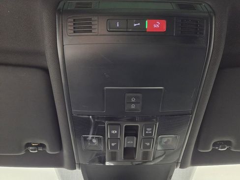 Used 2023 Volkswagen Tiguan SE R-Line FWD image 14