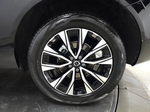Certified 2025 Volvo XC60 B5 Core AWD/4WD image 14