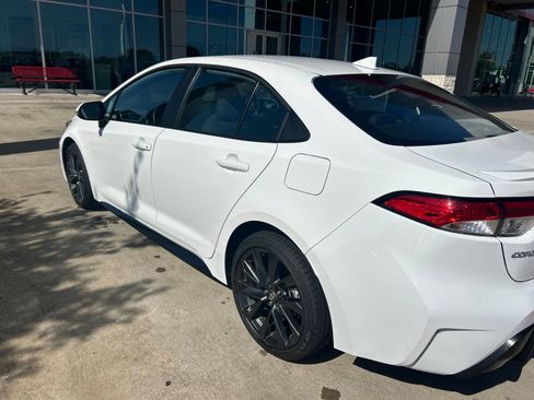 Used 2026 Toyota Corolla SE FWD image 14